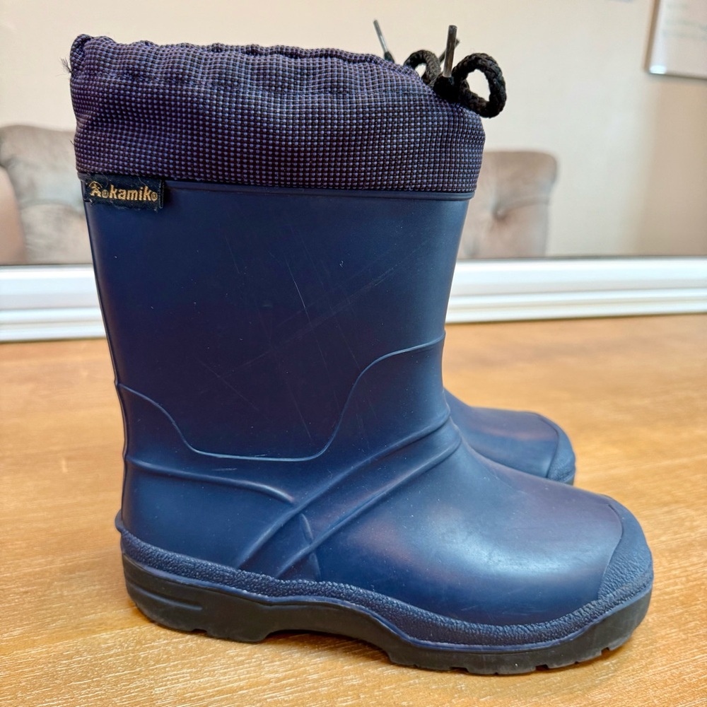Kamik Youth Snobuster Boot Rubber Insulated Draw String Waterproof Navy Sz 5
